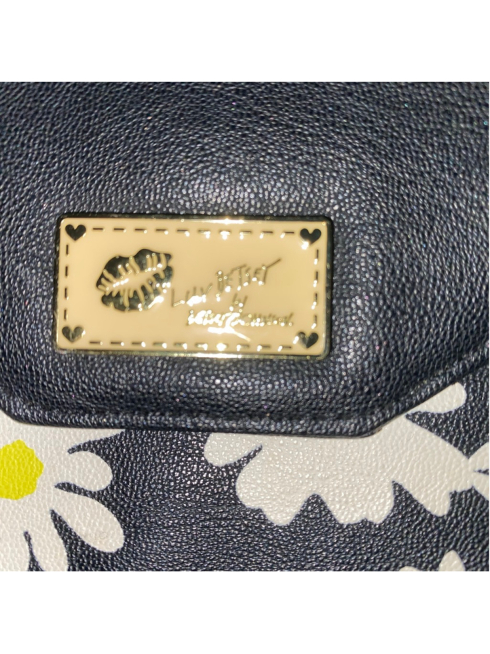 Women's Betsey Johnson Love Betsey Daisy Black Stripe Zippered Wallet Clutch - Picture 5 of 6